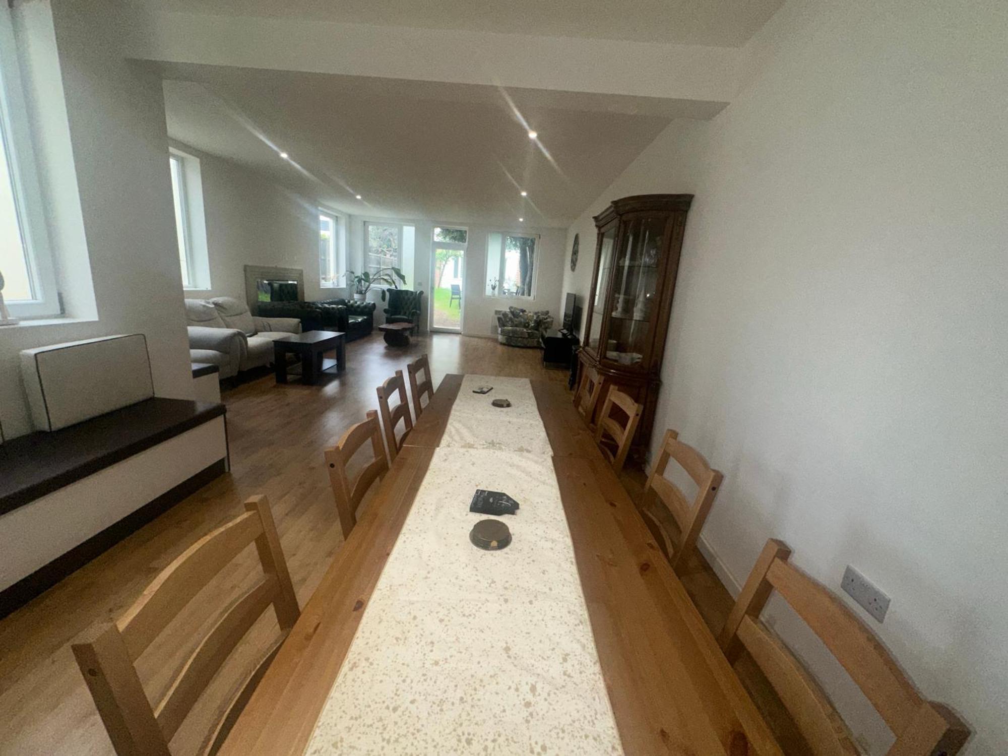 North London A Spacious 7 Bedroom House Accommodating Up To 18 People Complete With Own Gym And Table Tennis المظهر الخارجي الصورة