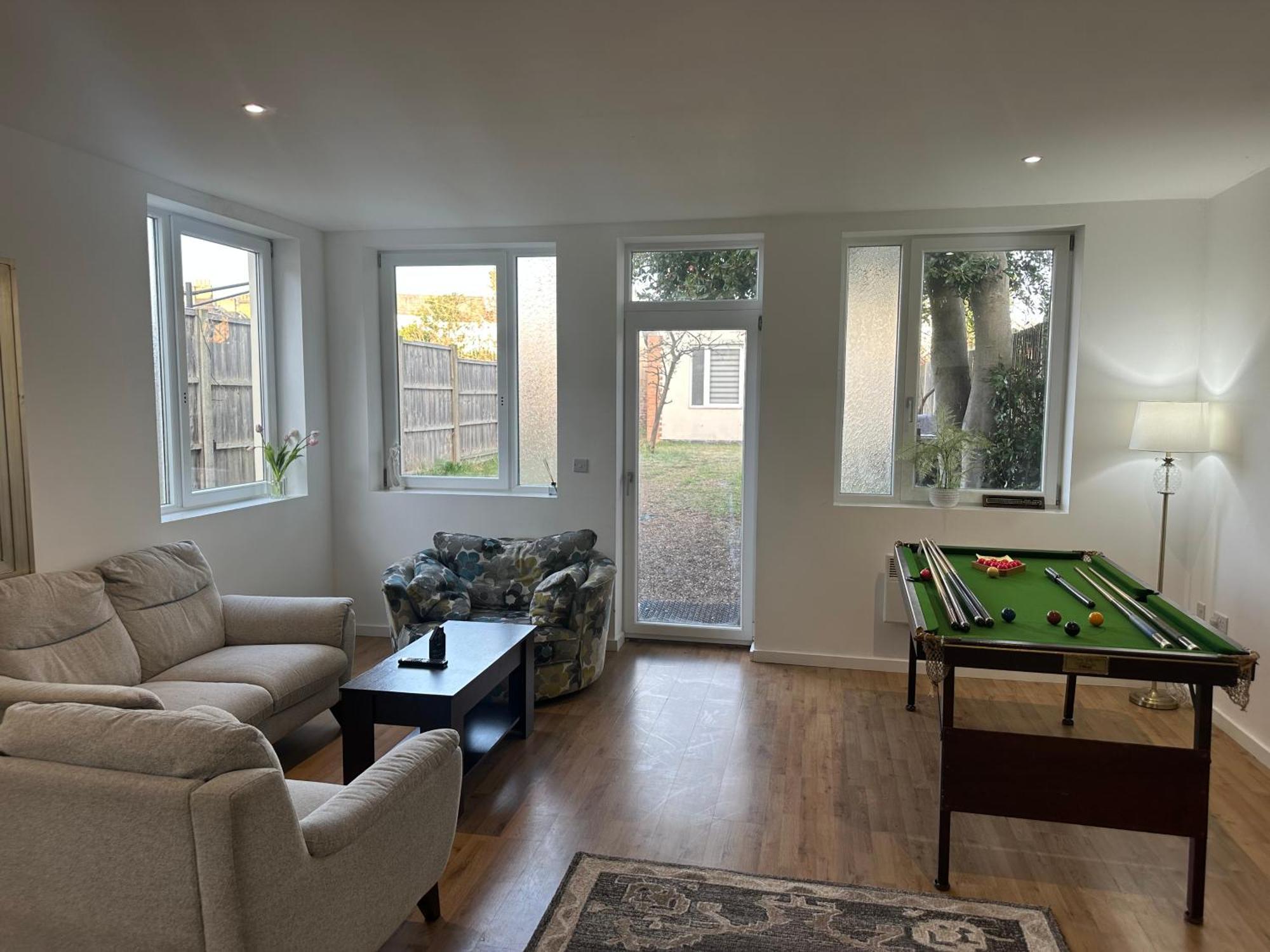 North London A Spacious 7 Bedroom House Accommodating Up To 18 People Complete With Own Gym And Table Tennis المظهر الخارجي الصورة